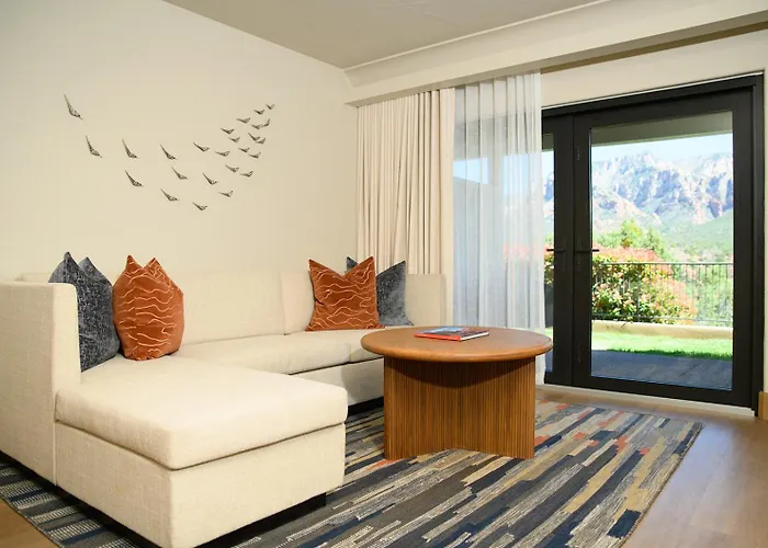 The Cliffs Hotel 3*