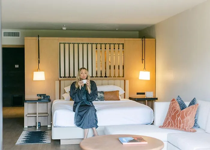 The Cliffs Hotel 3*
